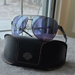 Harley-Davidson Black Aviator Sunglasses with Purple Lenses